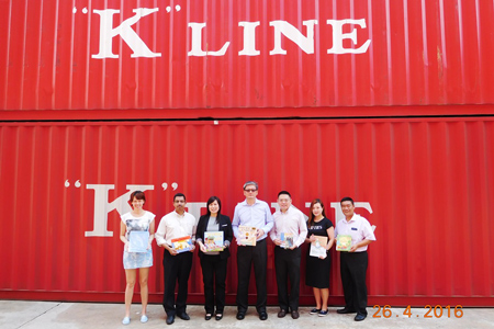 川崎汽船、南アフリカの子供達へ図書の海上輸送を協力1