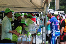 DHL、グループ従業員3000人でボランティア活動2