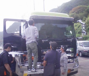 不法無線トラック