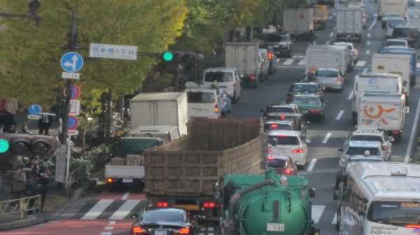 国交省、バスタ新宿の渋滞対策へ「速効」と荷さばきの2段構え2