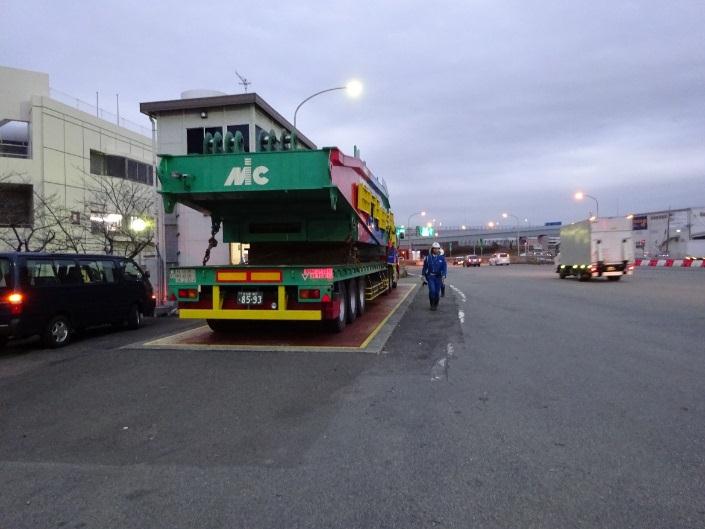 NEXCO中、55トン超のトレーラー走行させた運送会社告発