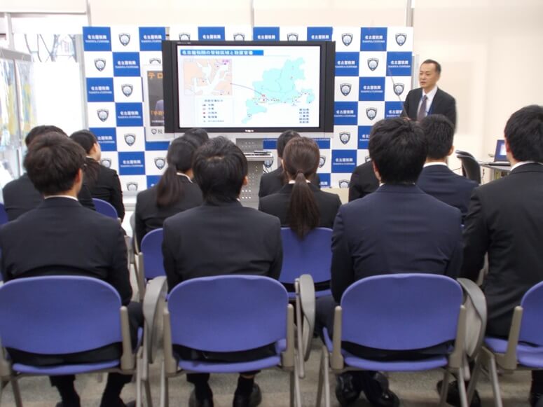 名古屋税関、旭運輸社員15人の訪問受入れ(1)